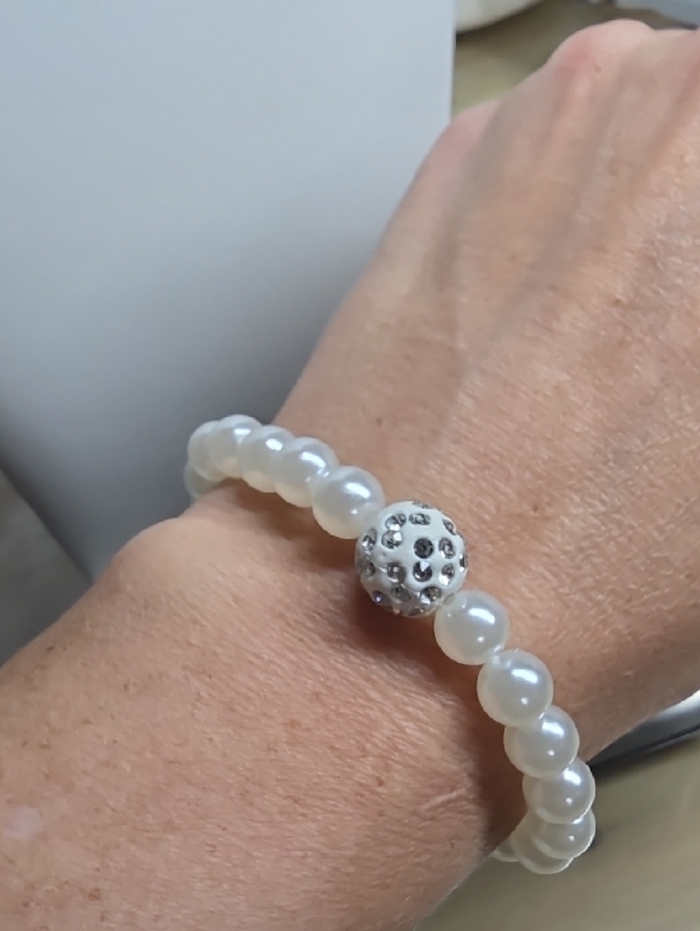Fashion Jewelry White Pearl Necklace & Bracelet Set with Crystal Accent - Picture 4 of 9